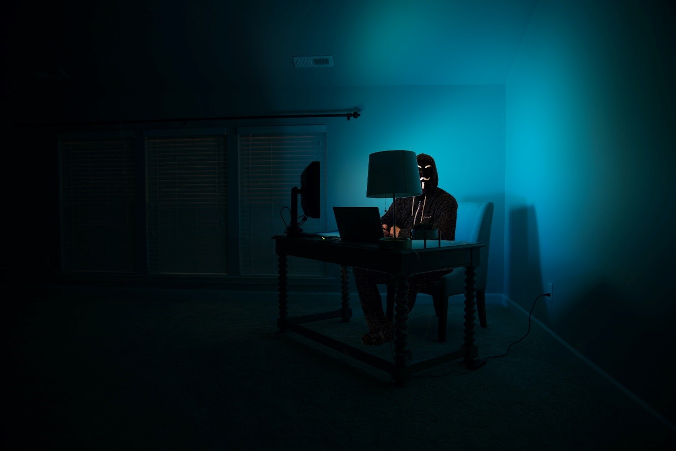Protect Yourself: The Dark Web and Identity Theft Explained, Gias Ahammed