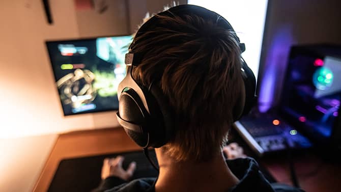Playing Online Games: How to Stay Safe from Hackers and Dangerous Opponents